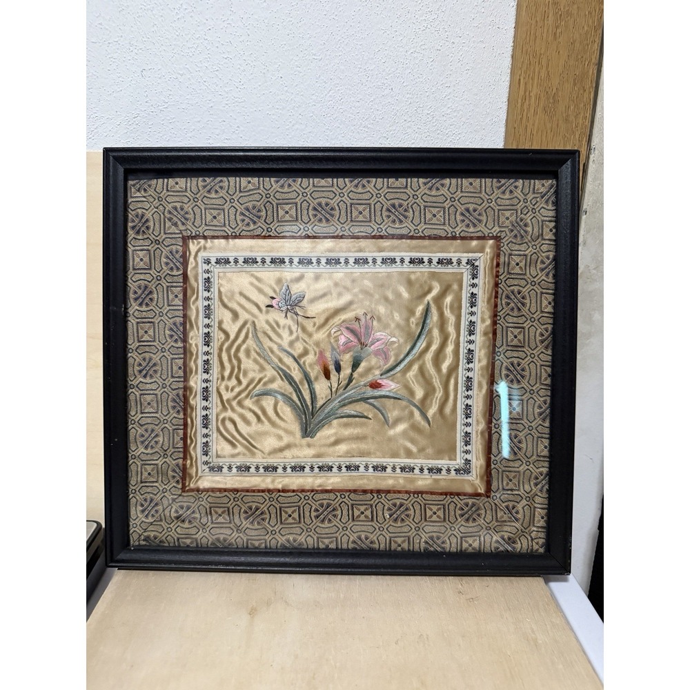 Chinese Beijing Silk Embroidery Butterfly Flowers Home Office Art Decor